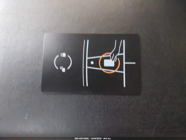 2020 TESLA MODEL Y 5YJYGDEE3LF048656 Photo 10