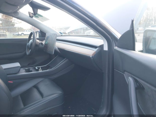 2020 TESLA MODEL Y 5YJYGDEE3LF048656 Photo 4