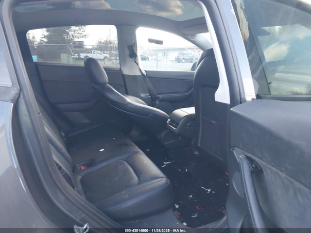 2020 TESLA MODEL Y 5YJYGDEE3LF048656 Photo 7
