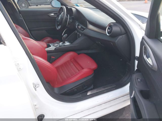 2022 ALFA ROMEO GIULIA ZARFANBN5N7664442 Photo 4