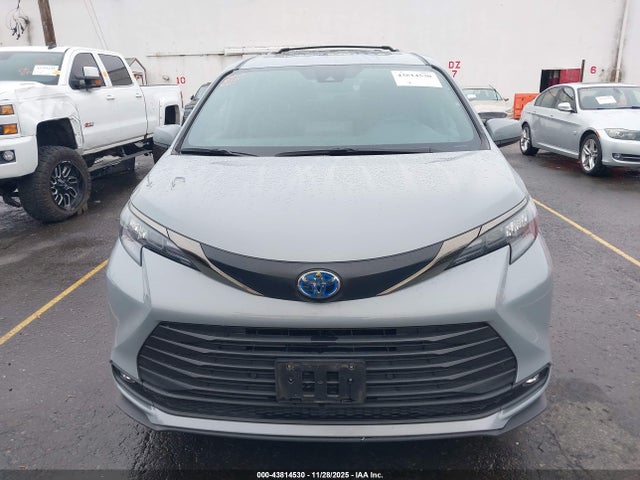 Toyota Sienna Woodland Edition 2023 5TDCSKFC2PS100984 Image 13