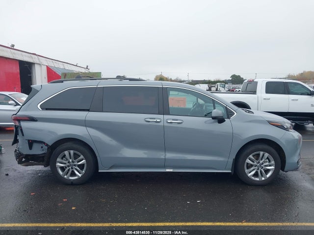 Toyota Sienna Woodland Edition 2023 5TDCSKFC2PS100984 Image 14
