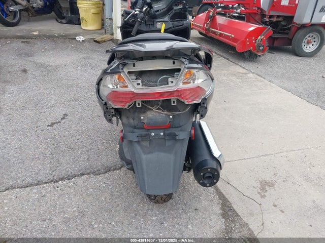 2012 Suzuki An400 A მანქანა იყიდება აუქციონზე, vin: JS1CK44B2C2100596, აუქციონის ნომერი: 43814607