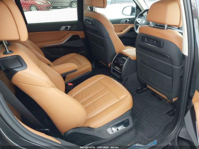 2020 BMW X7 5UXCW2C05L9A00421 Photo 7