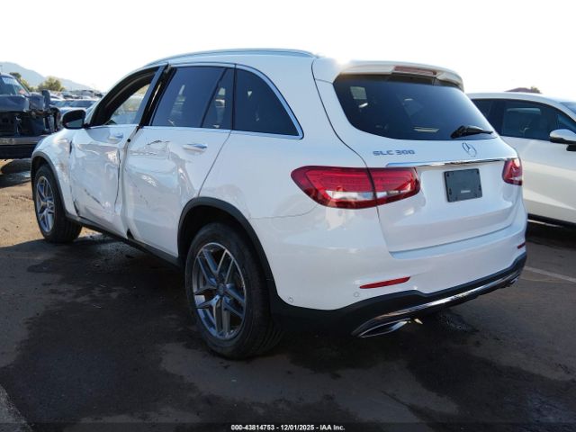 2017 MERCEDES-BENZ GLC 300 WDC0G4JB2HF167370 Photo 2