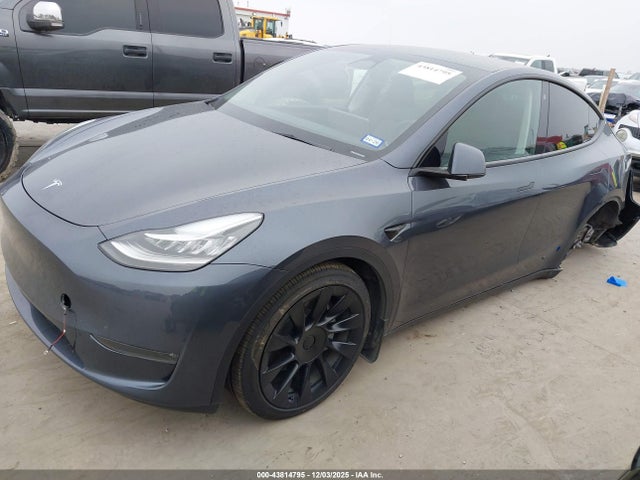 2023 TESLA MODEL Y 7SAYGDEE0PA108723 Photo 1