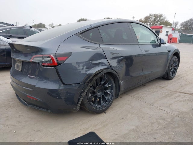 2023 TESLA MODEL Y 7SAYGDEE0PA108723 Photo 3