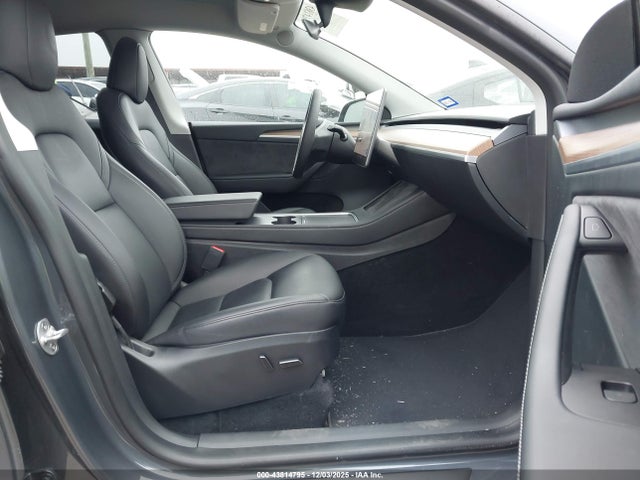 2023 TESLA MODEL Y 7SAYGDEE0PA108723 Photo 4