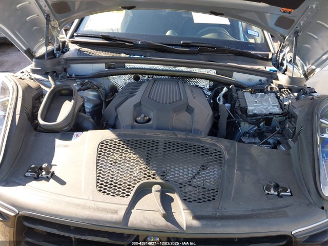 2023 PORSCHE MACAN WP1AA2A59PLB19681 Photo 9
