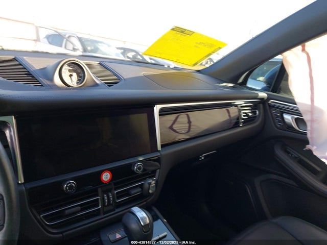 2023 PORSCHE MACAN WP1AA2A59PLB19681 Photo 4