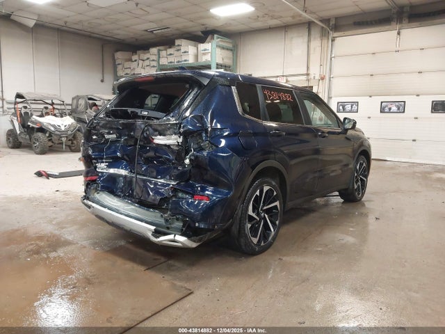 2022 MITSUBISHI OUTLANDER JA4J4UA86NZ030749 Photo 3