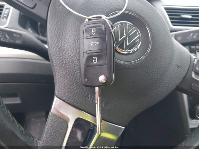 2013 VOLKSWAGEN PASSAT 1VWBP7A38DC124752 Photo 10