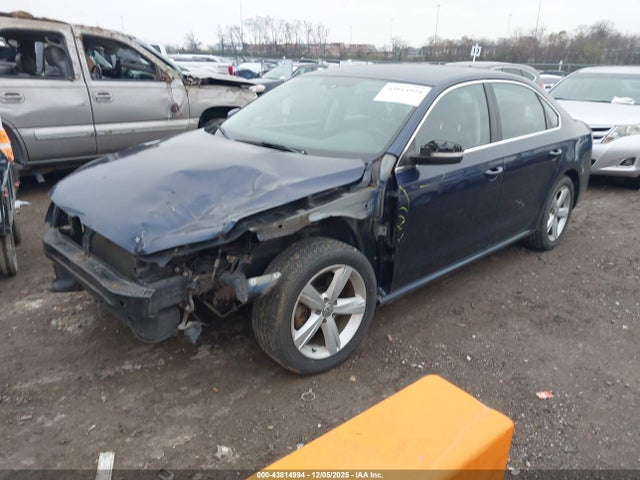 2013 VOLKSWAGEN PASSAT 1VWBP7A38DC124752 Photo 1