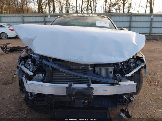 2024 KIA K5 5XXG44J83RG253727 Photo 5
