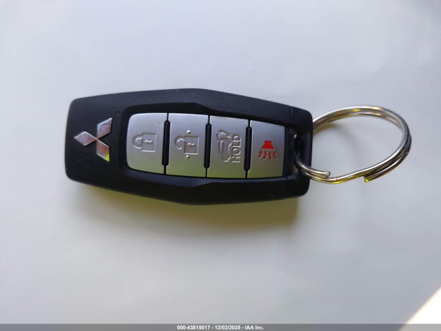 2025 MITSUBISHI OUTLANDER JA4J4VA87SZ017431 Photo 10