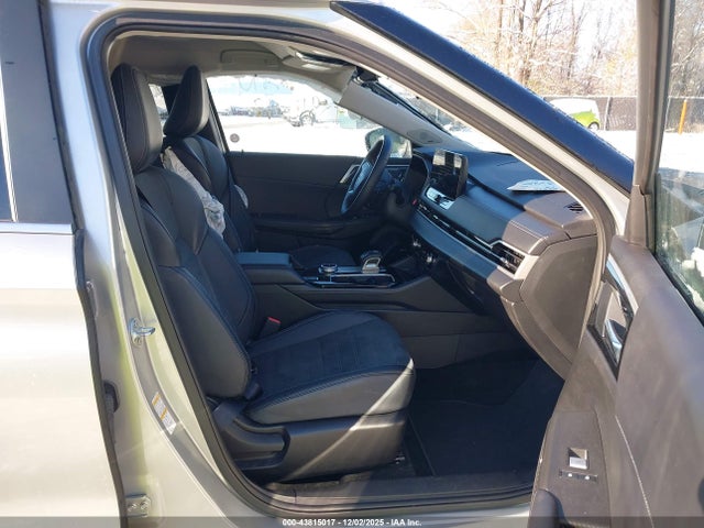2025 MITSUBISHI OUTLANDER JA4J4VA87SZ017431 Photo 4
