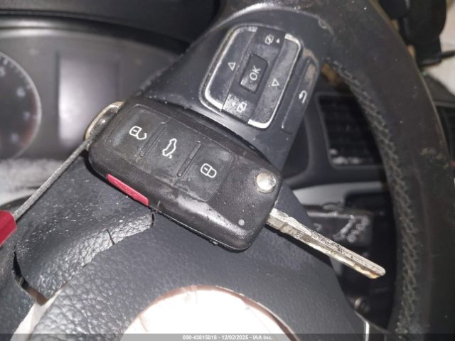 2013 VOLKSWAGEN PASSAT 1VWBP7A30DC095893 Photo 10