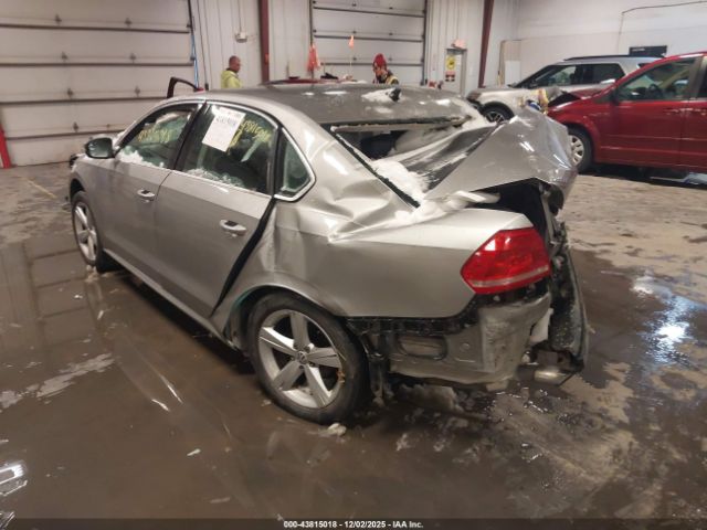 2013 VOLKSWAGEN PASSAT 1VWBP7A30DC095893 Photo 2