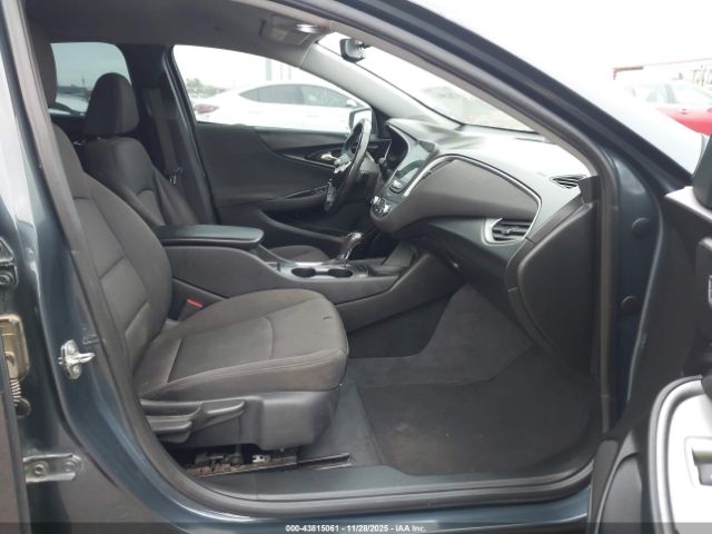 2019 CHEVROLET MALIBU 1G1ZG5ST7KF199886 Photo 4