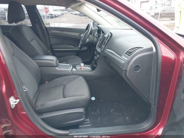 2019 CHRYSLER 300 2C3CCAAG0KH746084 Photo 4