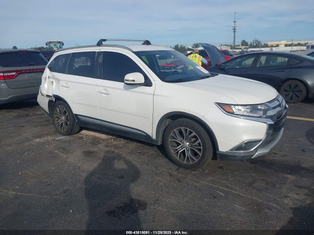 2016 MITSUBISHI OUTLANDER JA4AD3A37GZ064801 Photo 0