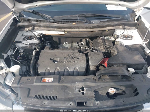 2016 MITSUBISHI OUTLANDER JA4AD3A37GZ064801 Photo 9