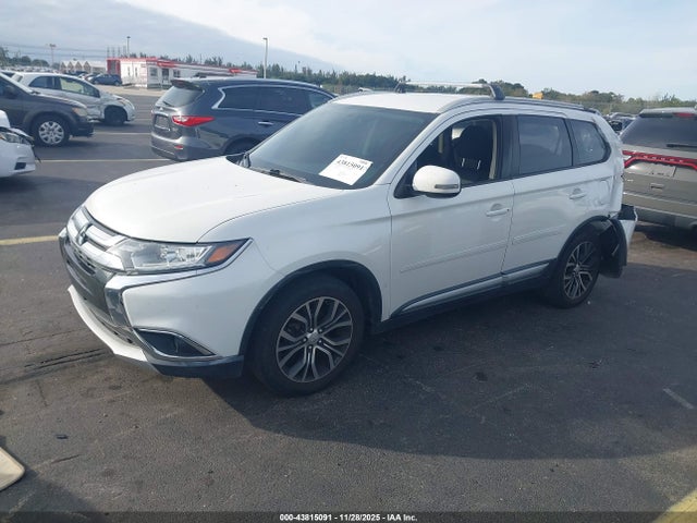 2016 MITSUBISHI OUTLANDER JA4AD3A37GZ064801 Photo 1