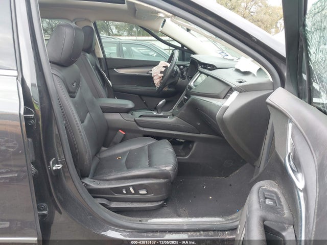 2017 CADILLAC XT5 1GYKNBRS4HZ247601 Photo 4