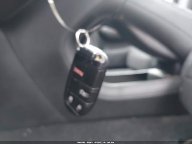 2015 Chrysler 200 Limited მანქანა იყიდება აუქციონზე, vin: 1C3CCCAB1FN682490, აუქციონის ნომერი: 43815146