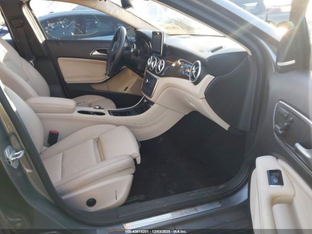 2017 MERCEDES-BENZ GLA 250 WDCTG4EB6HJ317226 Photo 4