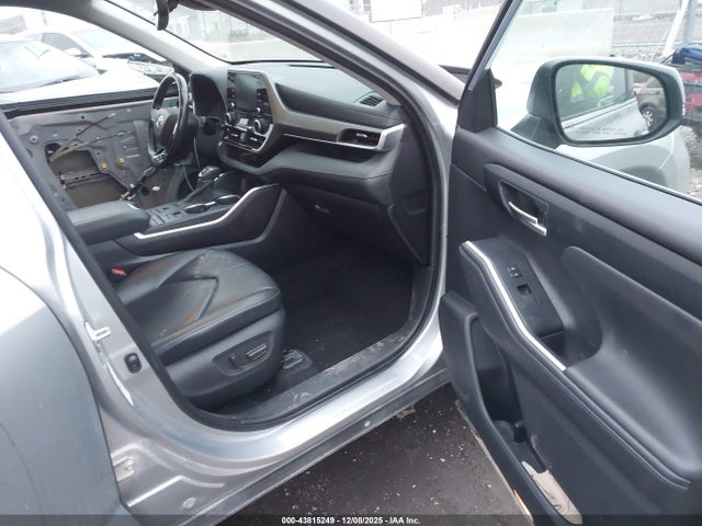 Toyota Highlander Xle 2021 5TDGZRBH4MS547903 Image 5