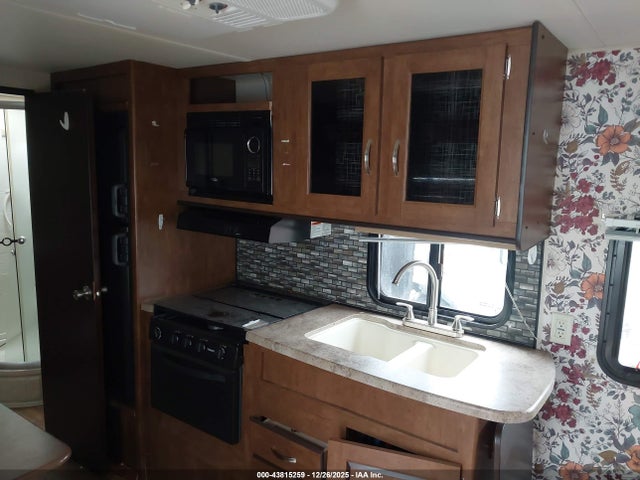 Forest River Salem Cruise Lite 2017 4X4TSM722HT111529 Image 11