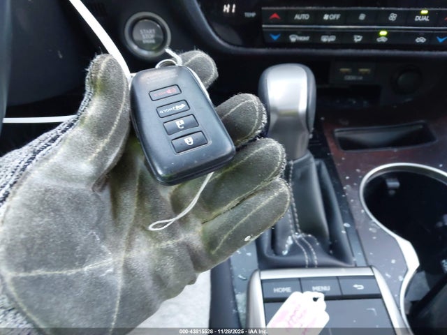 43815528 :رقم المزاد ، 2T2HZMDA9NC327959 vin ، 2022 Lexus Rx 350 مزاد بيع