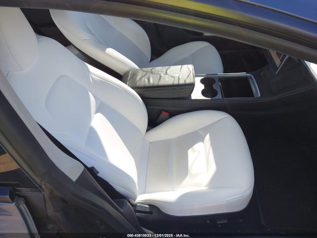 2022 TESLA MODEL 3 5YJ3E1EC4NF261521 Photo 4