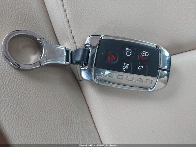 2018 JAGUAR XE SAJAR4FX9JCP37320 Photo 10