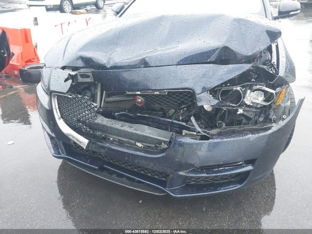 2018 JAGUAR XE SAJAR4FX9JCP37320 Photo 5