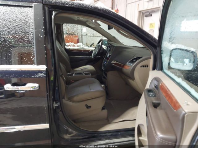 2011 CHRYSLER TOWN & COUNTRY 2A4RR8DGXBR631358 Photo 4