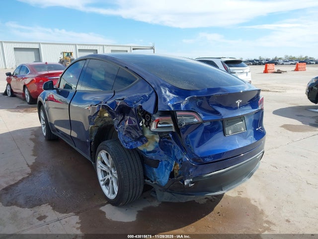 2023 TESLA MODEL Y 7SAYGDEE9PA076287 Photo 2