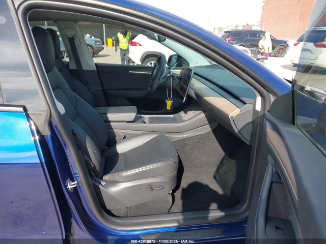 2023 TESLA MODEL Y 7SAYGDEE9PA076287 Photo 4