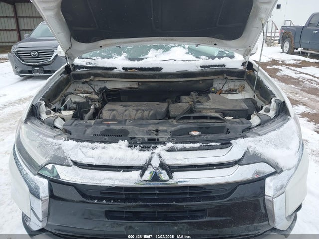 2016 MITSUBISHI OUTLANDER JA4AZ3A3XGZ005453 Photo 9