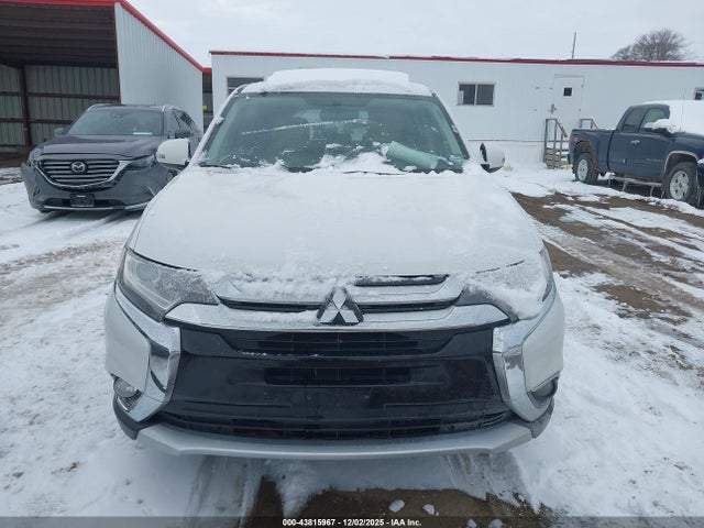JA4AZ3A3XGZ005453 Mitsubishi Outlander Es/se/sel