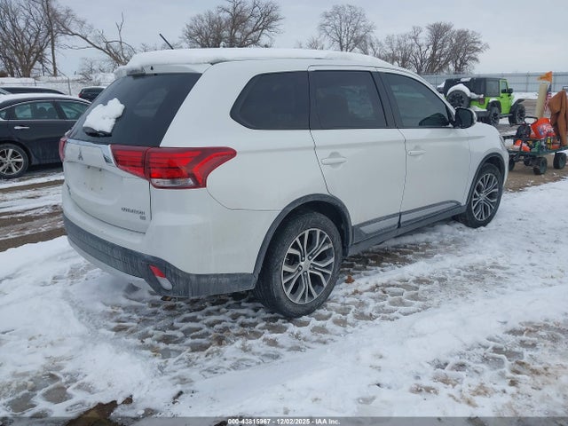 2016 MITSUBISHI OUTLANDER JA4AZ3A3XGZ005453 Photo 3