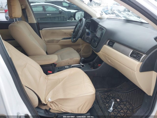 2016 MITSUBISHI OUTLANDER JA4AZ3A3XGZ005453 Photo 4