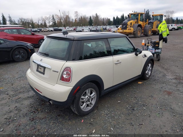 2012 MINI COOPER WMWSU3C54CT260469 Photo 3