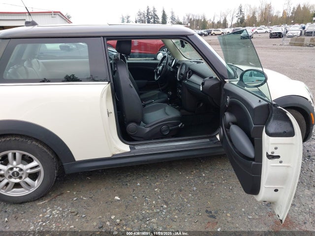 2012 MINI COOPER WMWSU3C54CT260469 Photo 4