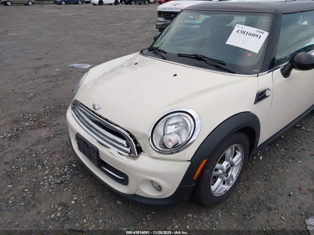 2012 MINI COOPER WMWSU3C54CT260469 Photo 5