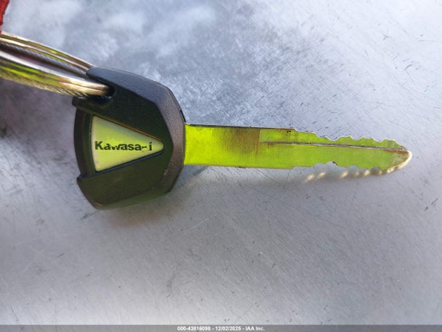 ML5ZRDF18PDA61231 Kawasaki Zr900 F