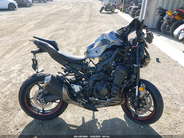 ML5ZRDF18PDA61231 Kawasaki Zr900 F