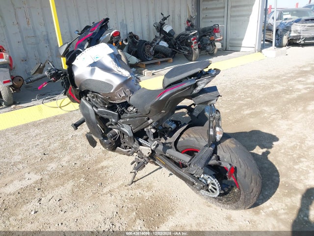ML5ZRDF18PDA61231 Kawasaki Zr900 F