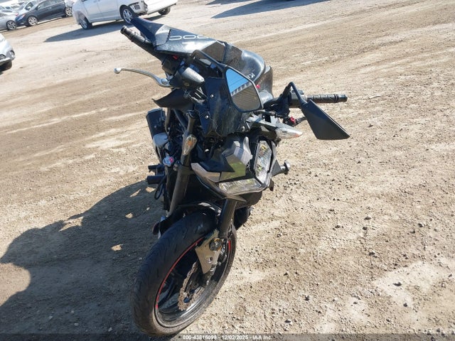 ML5ZRDF18PDA61231 Kawasaki Zr900 F